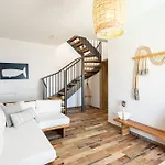 Live In Blue - Kea's Myriad Shades Villa *