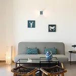 Villa Live In Blue - Kea's Myriad Shades *