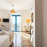 Villa Live In Blue - Kea's Myriad Shades