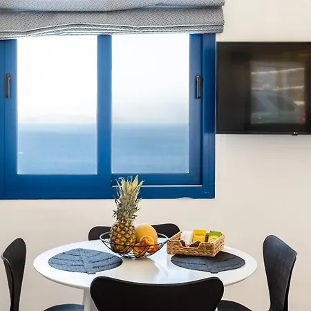 Villa Live In Blue - Kea's Myriad Shades