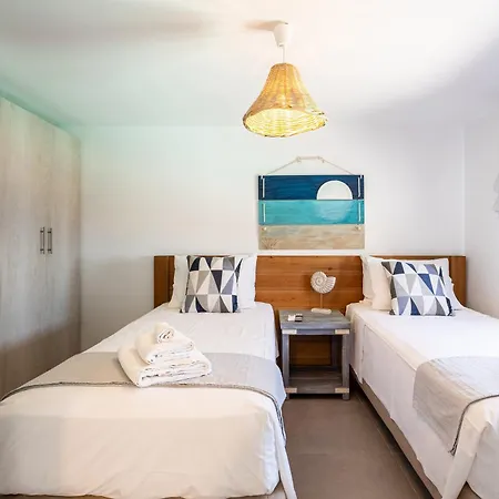 Villa Live In Blue - Kea's Myriad Shades