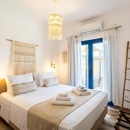 Live In Blue - Kea's Myriad Shades Villa Korissia (Kea)