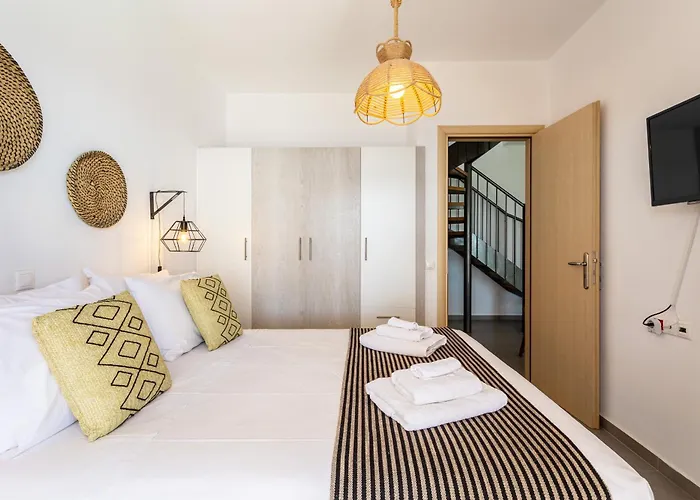 Villa Live In Blue - Kea's Myriad Shades Korissia (Kea)